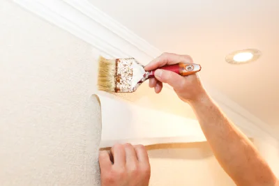 Pose de papier peint à Trébabu — revêtements muraux et toiles de verre